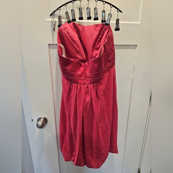 David’s Bridal Strapless Beaded Formal Dress Size 14 Magenta F13128 Bubble Hem - Picture 4 of 9